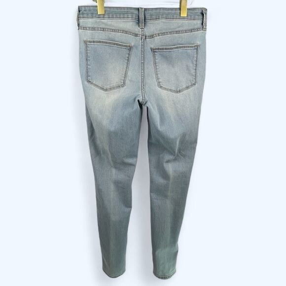 Universal Thread Stretch Crop Women's Jeans Light Wash size 10 long - Picture 2 of 4